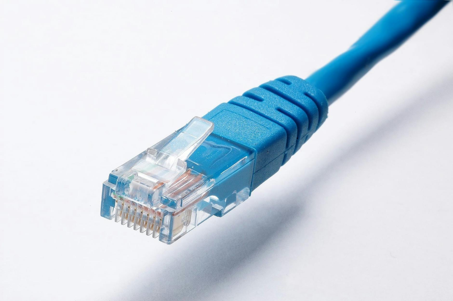 Choosing the Right Ethernet Cable: A Guide to CAT5e, CAT6, and More